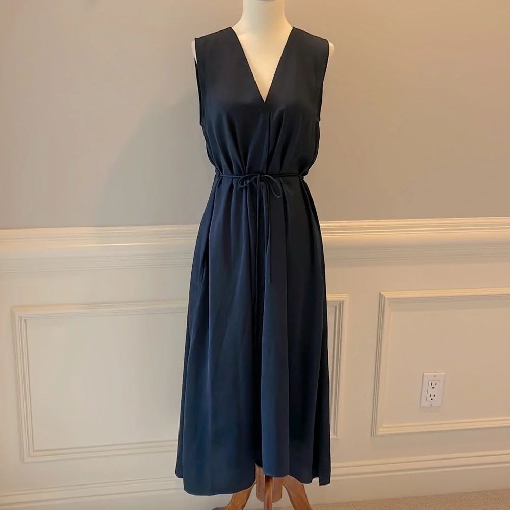 NWT Vince V Neck Tie Waist Midi Dress - Picture 1 of 9